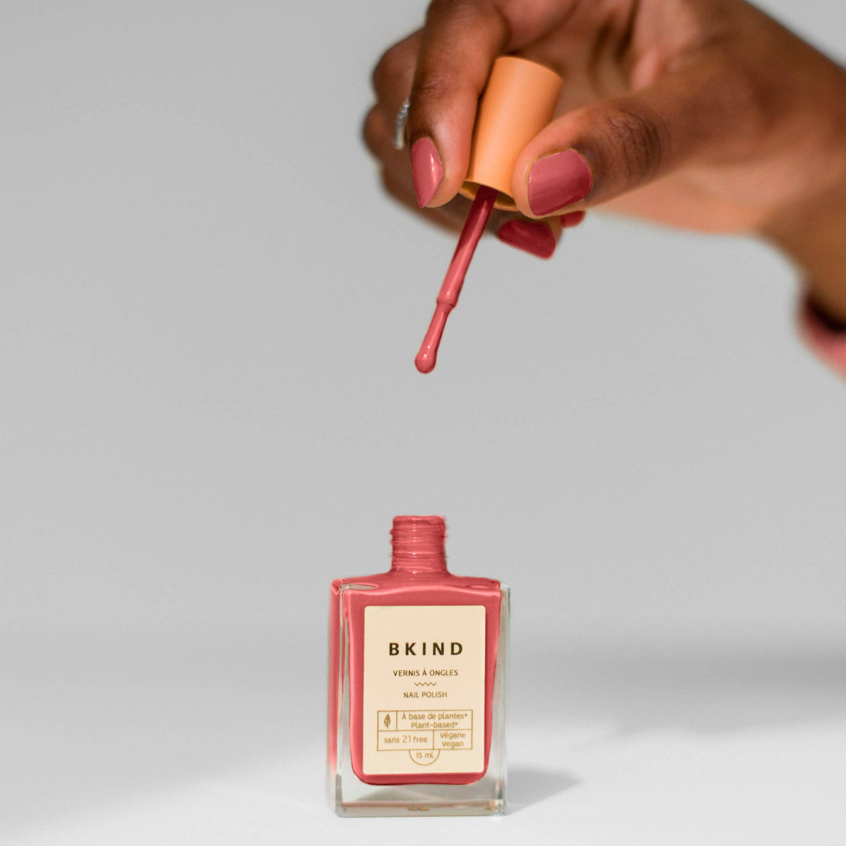 BKIND - Vegan & 21-free Nail Polish - Su'l bord